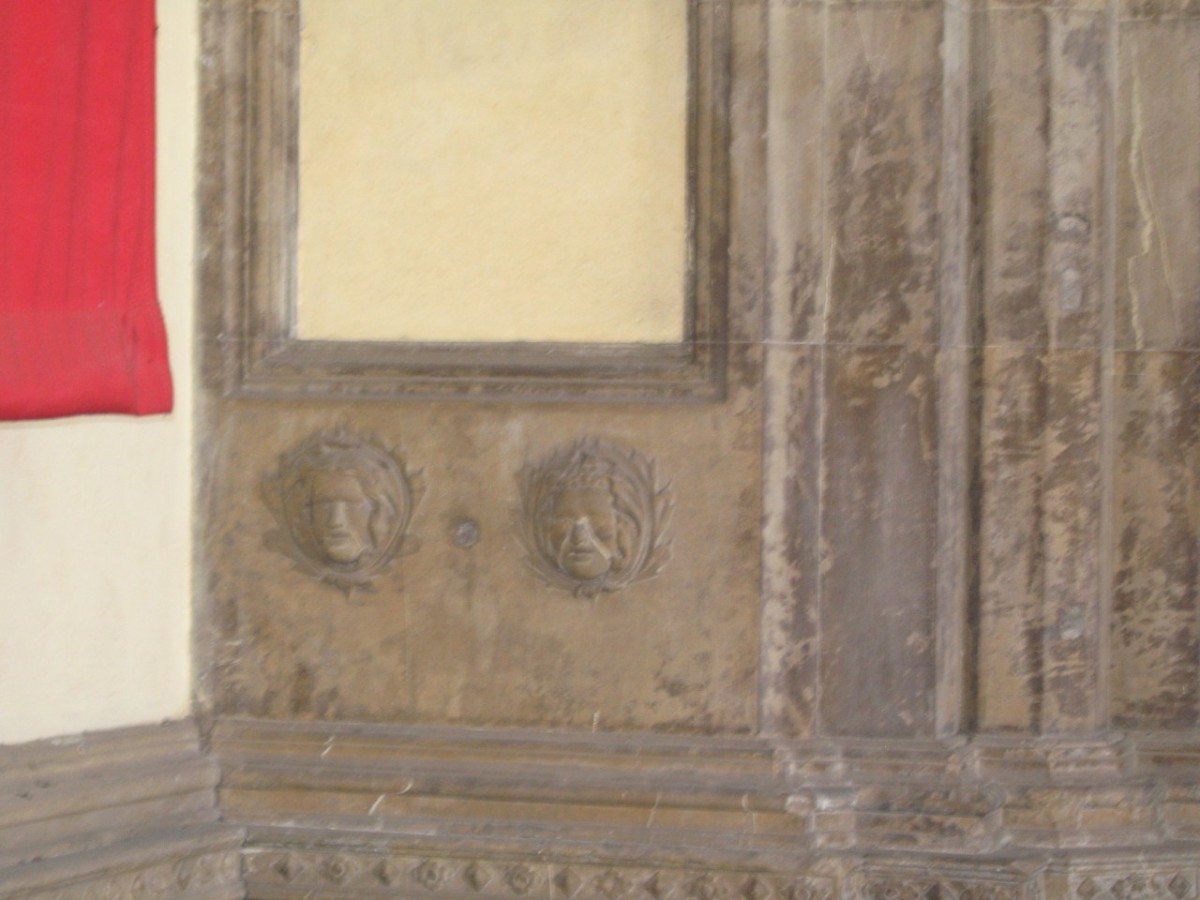 mascherone (rilievo) di Arnoldi Alberto (terzo quarto sec. XIV)