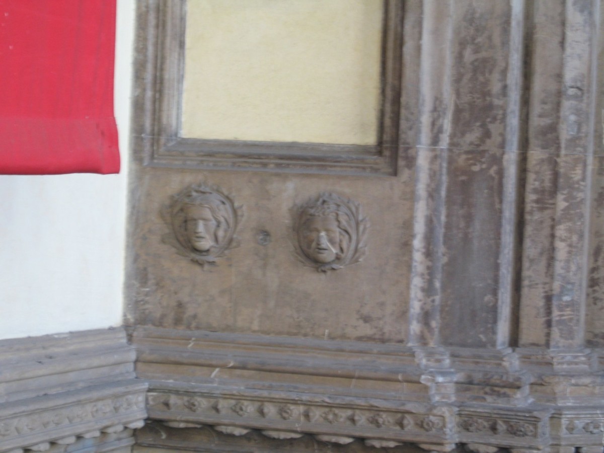 mascherone (rilievo) di Arnoldi Alberto (terzo quarto sec. XIV)