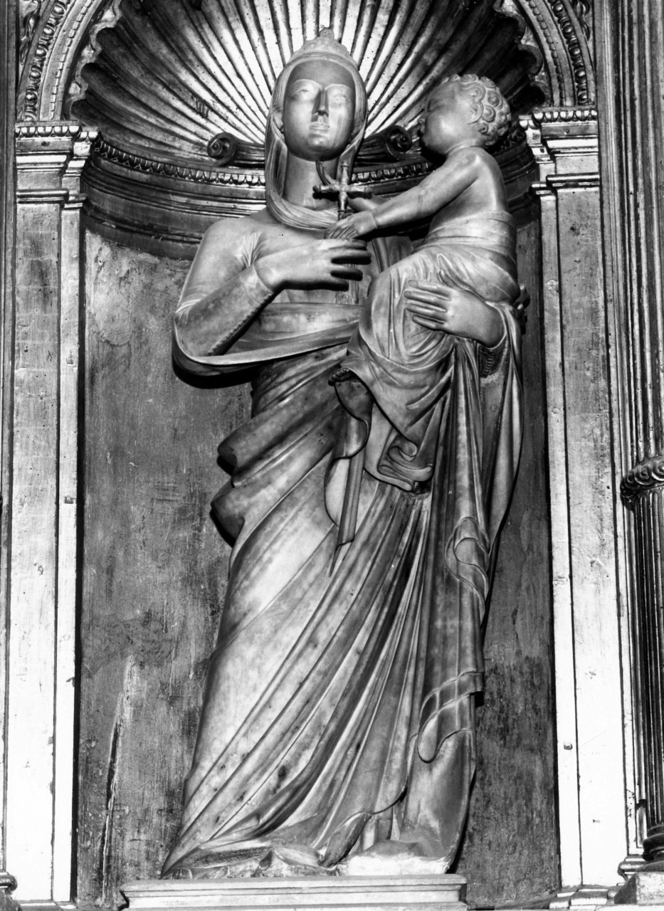 Madonna con Bambino (scultura) di Arnoldi Alberto (sec. XIV)