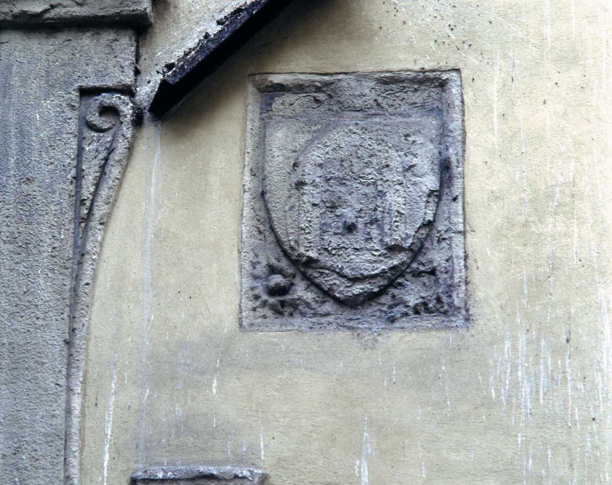 stemma dell'Arte della Seta (rilievo) - bottega fiorentina (sec. XIV)