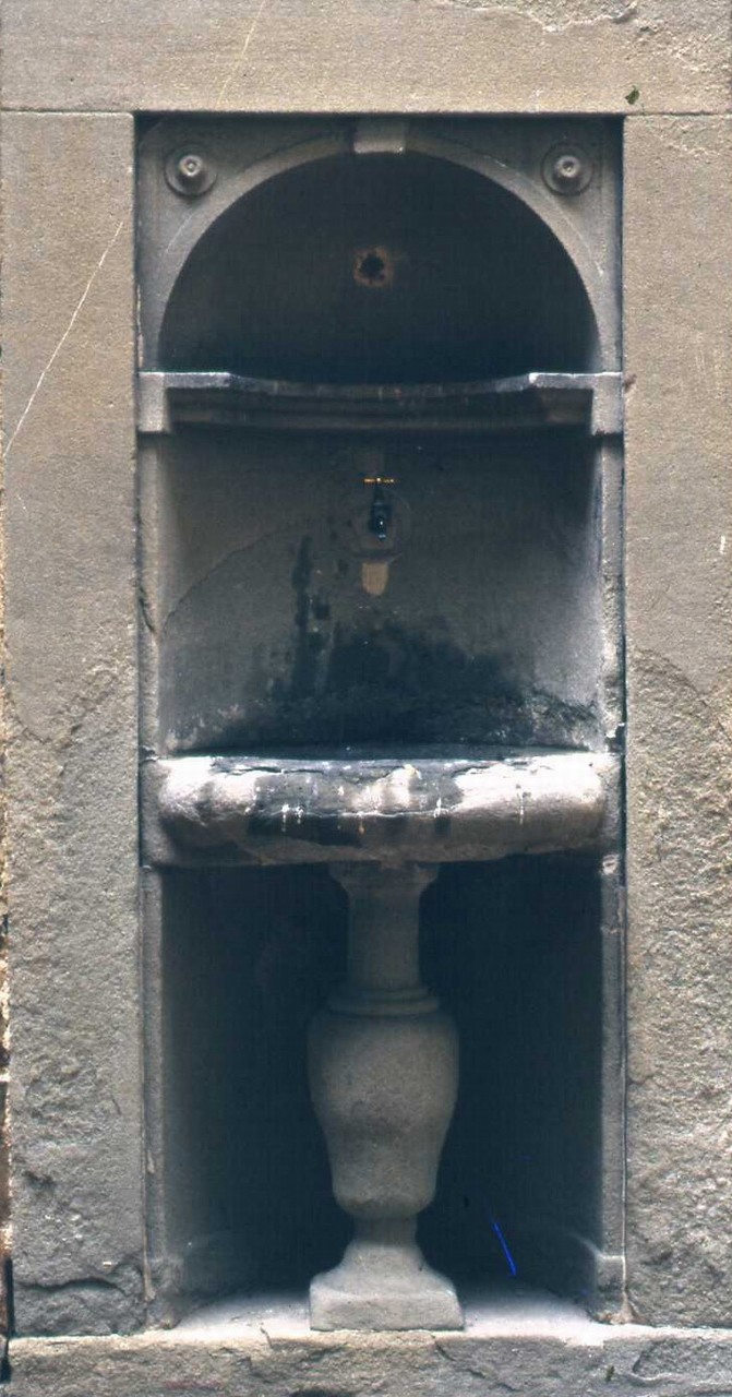 lavabo - a parete - bottega fiorentina (sec. XVI)