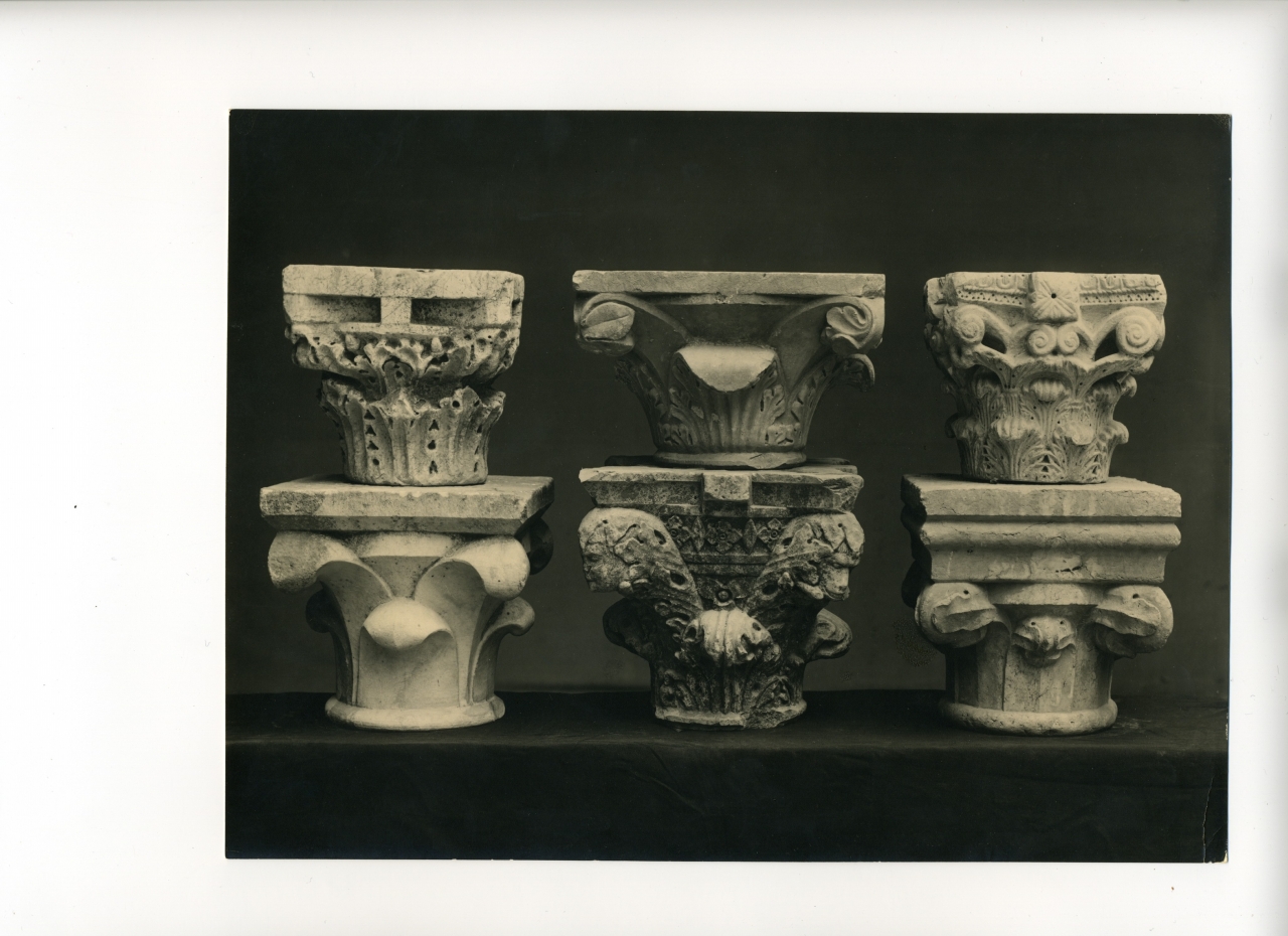 capitelli (positivo) di anonimo (prima metà XX)