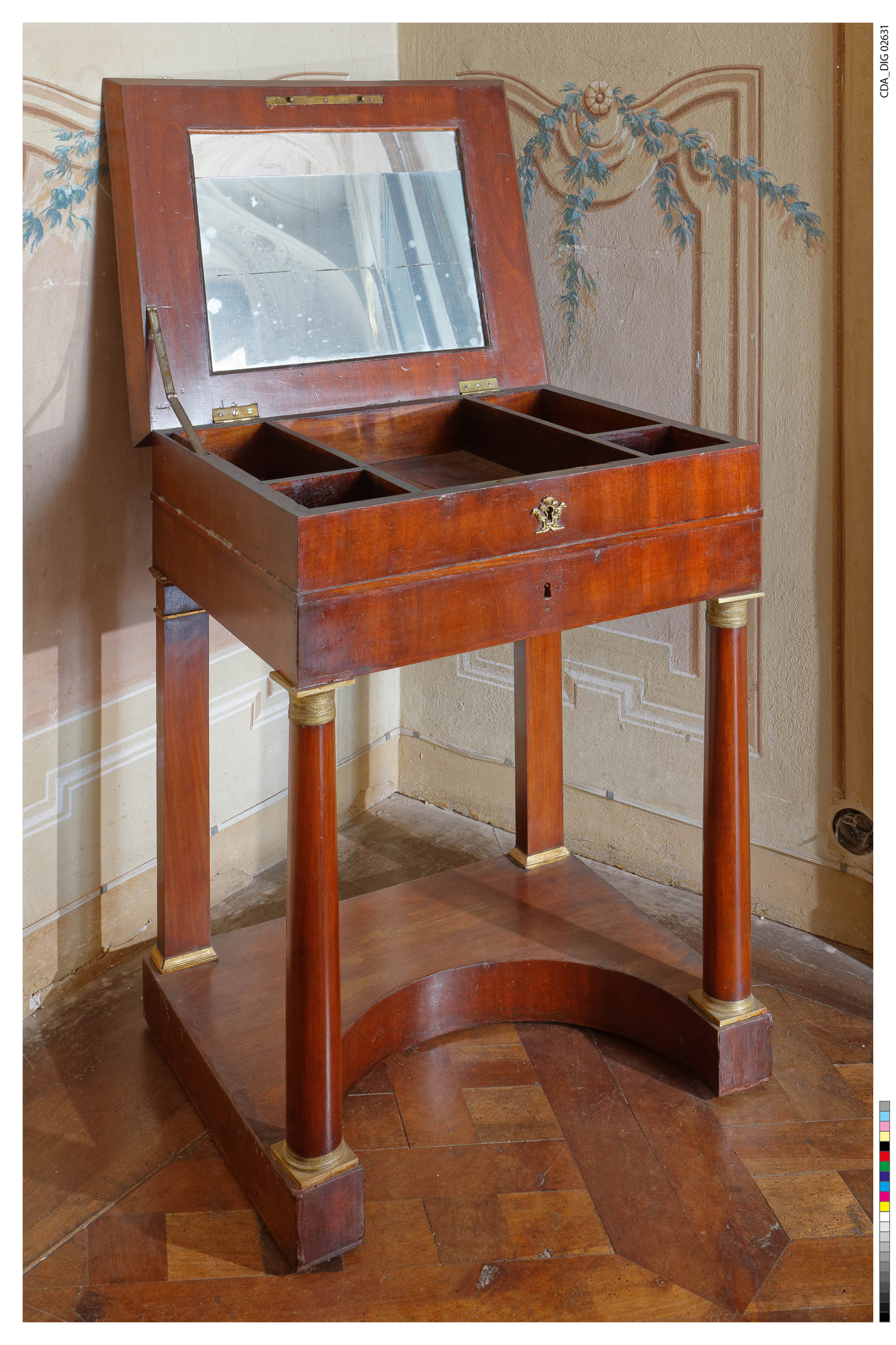 tavolino da toeletta, opera isolata - manifattura torinese (prima metà XIX)