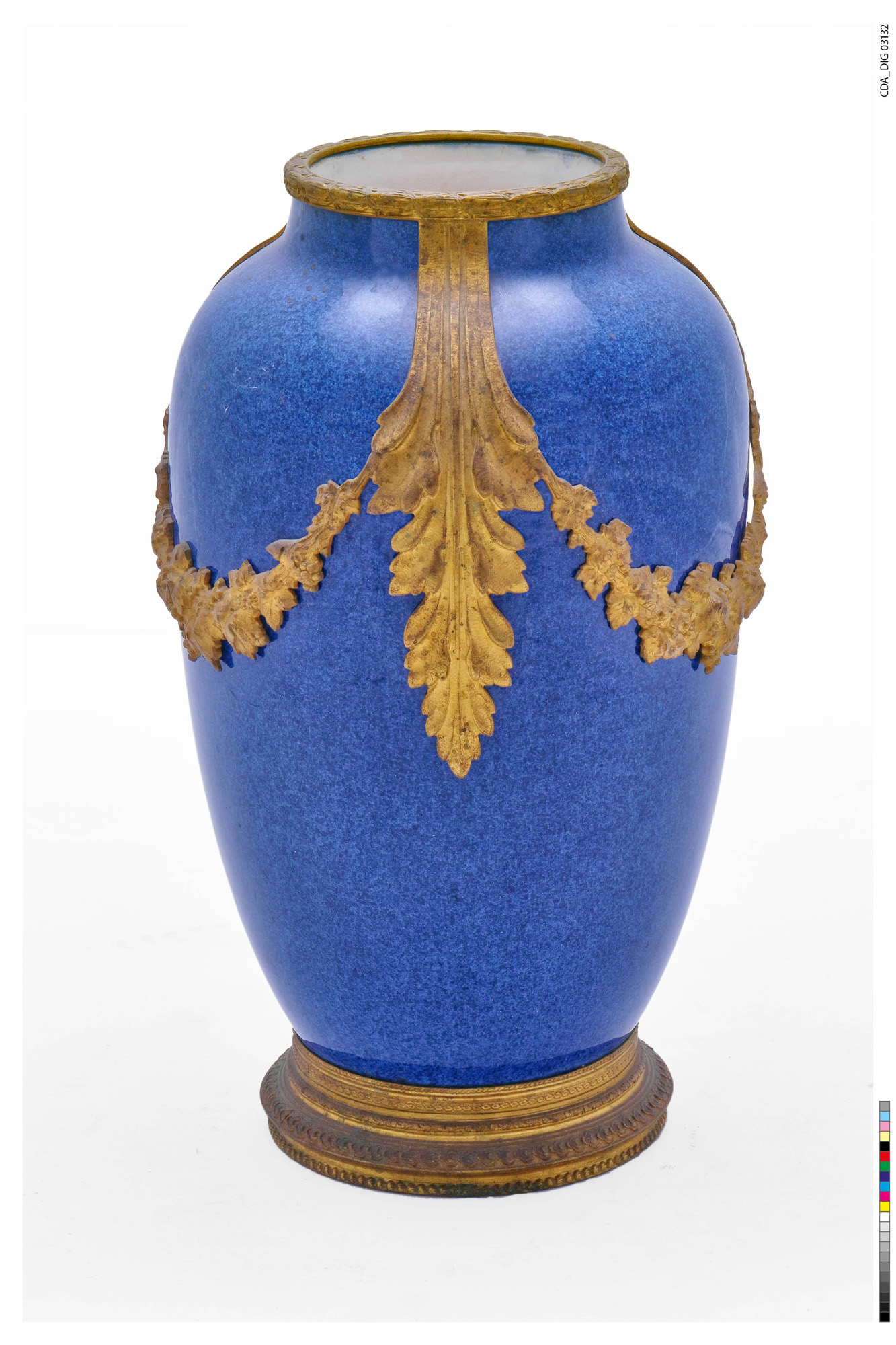 vaso, opera isolata - manifattura francese (prima metà XX)