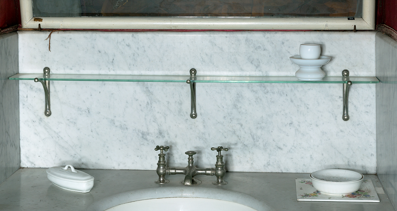 lavabo e mensola - produzione piemontese (inizio sec. XX)