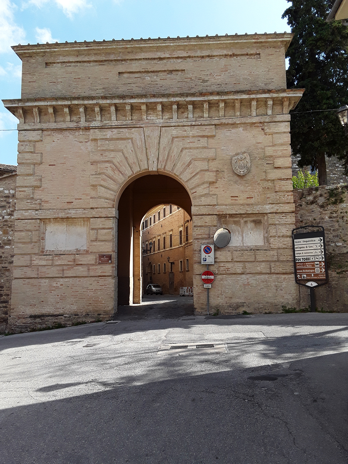 Porta Romana (porta, urbana) - San Severino Marche (MC) 