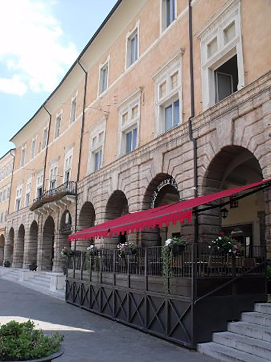 Palazzo Gentili di Rovellone (palazzo, signorile) - San Severino Marche (MC) 