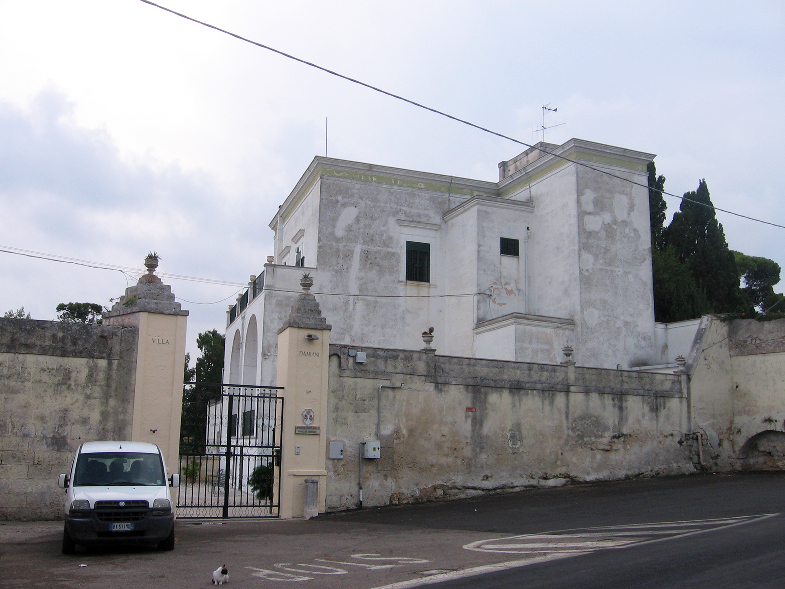 Villa Damiani e Ipogeo La Vela_ fraz. Carbonara (villa, privata) - Bari (BA) 