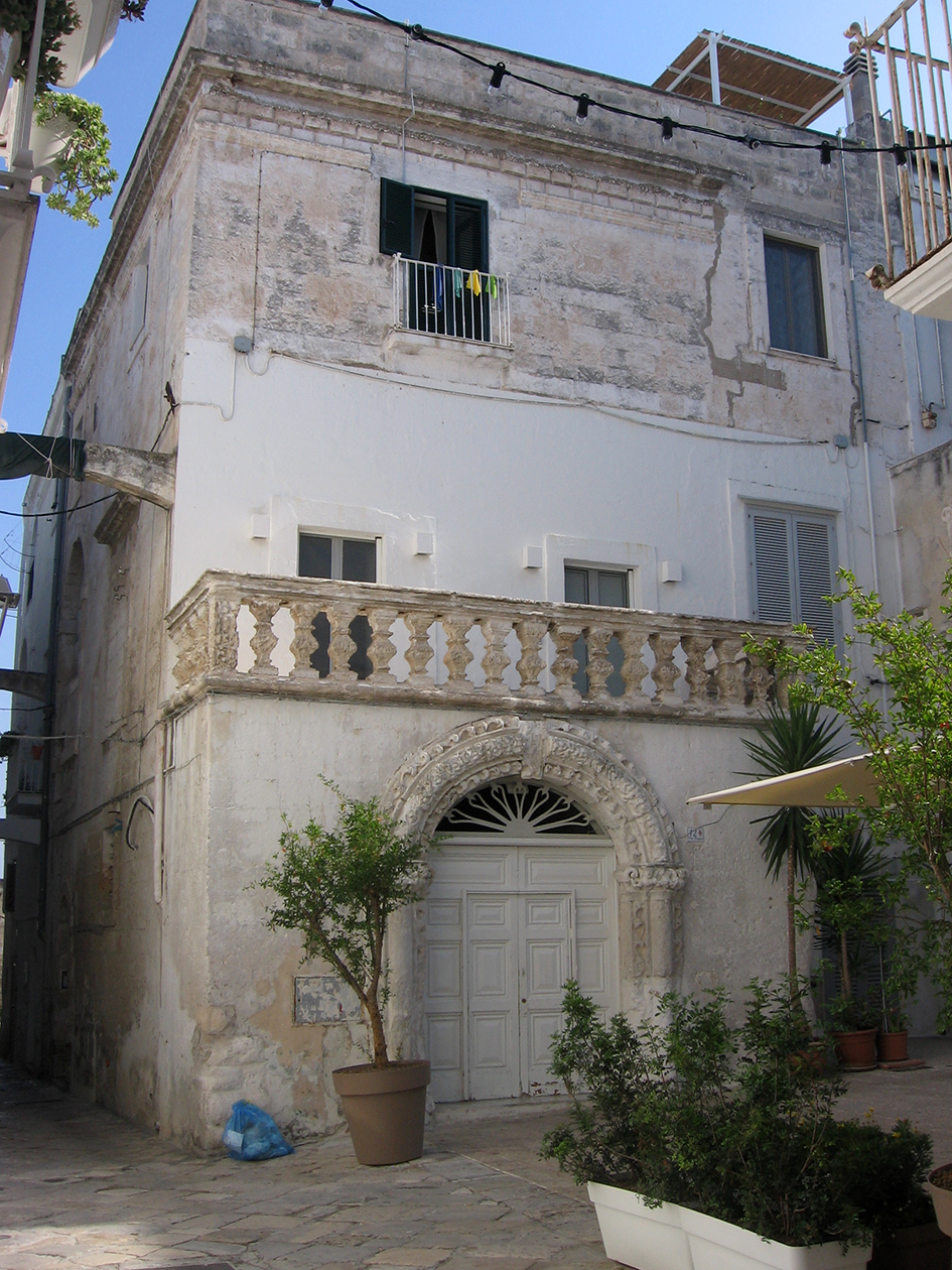 Palazzo Magno (palazzo, privato) - Monopoli (BA) 