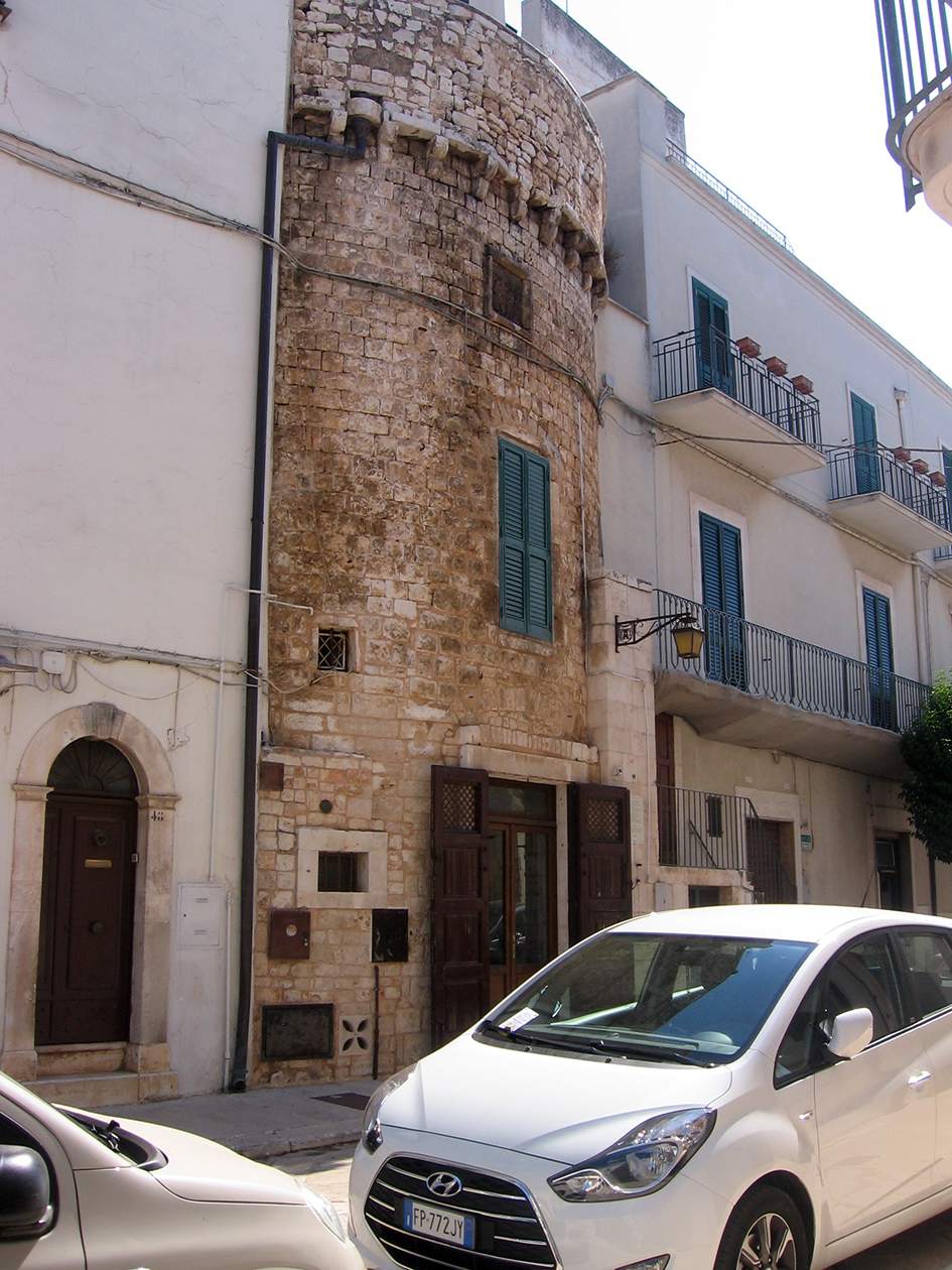 Torre cilindrica medievale (torre, difensiva) - Conversano (BA) 