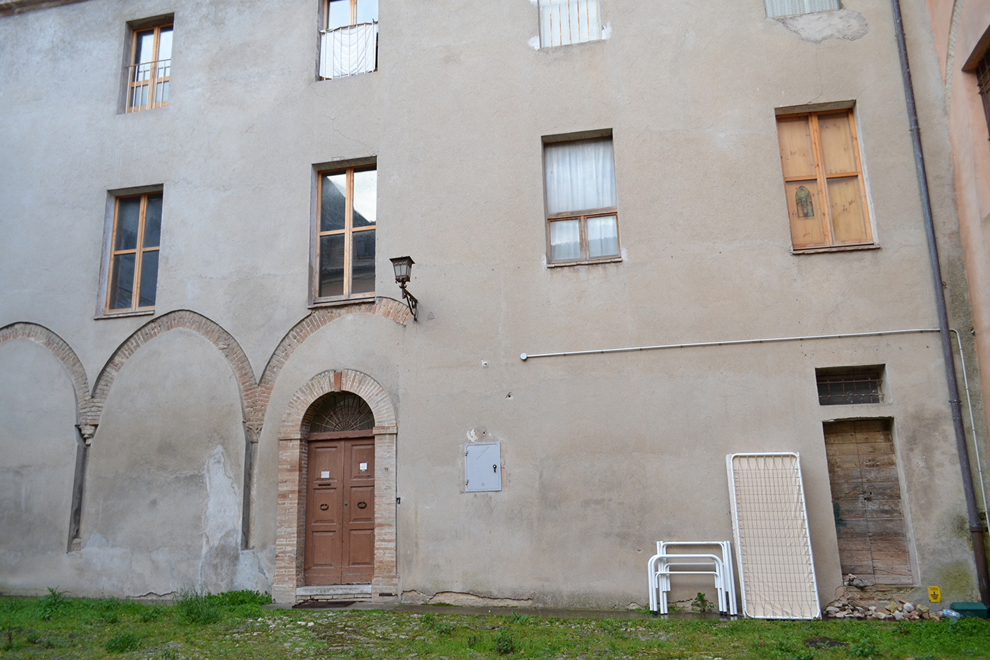 Casa parrocchiale della Chiesa di S. Lorenzo in Doliolo (casa, parrocchiale) - San Severino Marche (MC) 