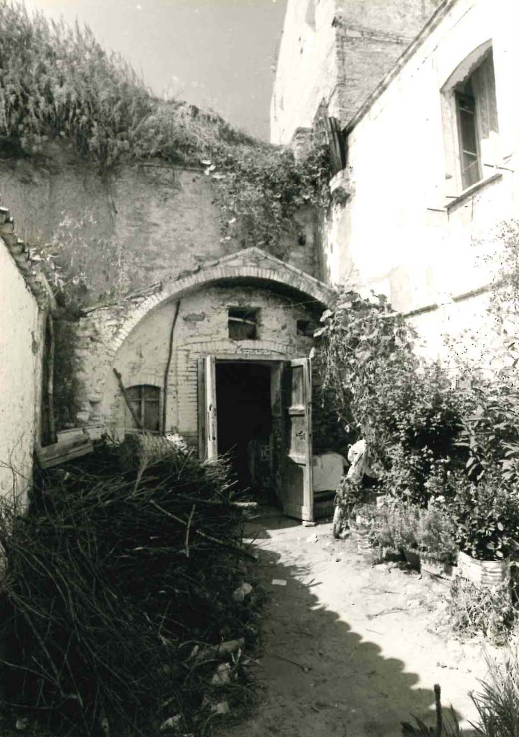 deposito - Tursi (MT)  (XX)
