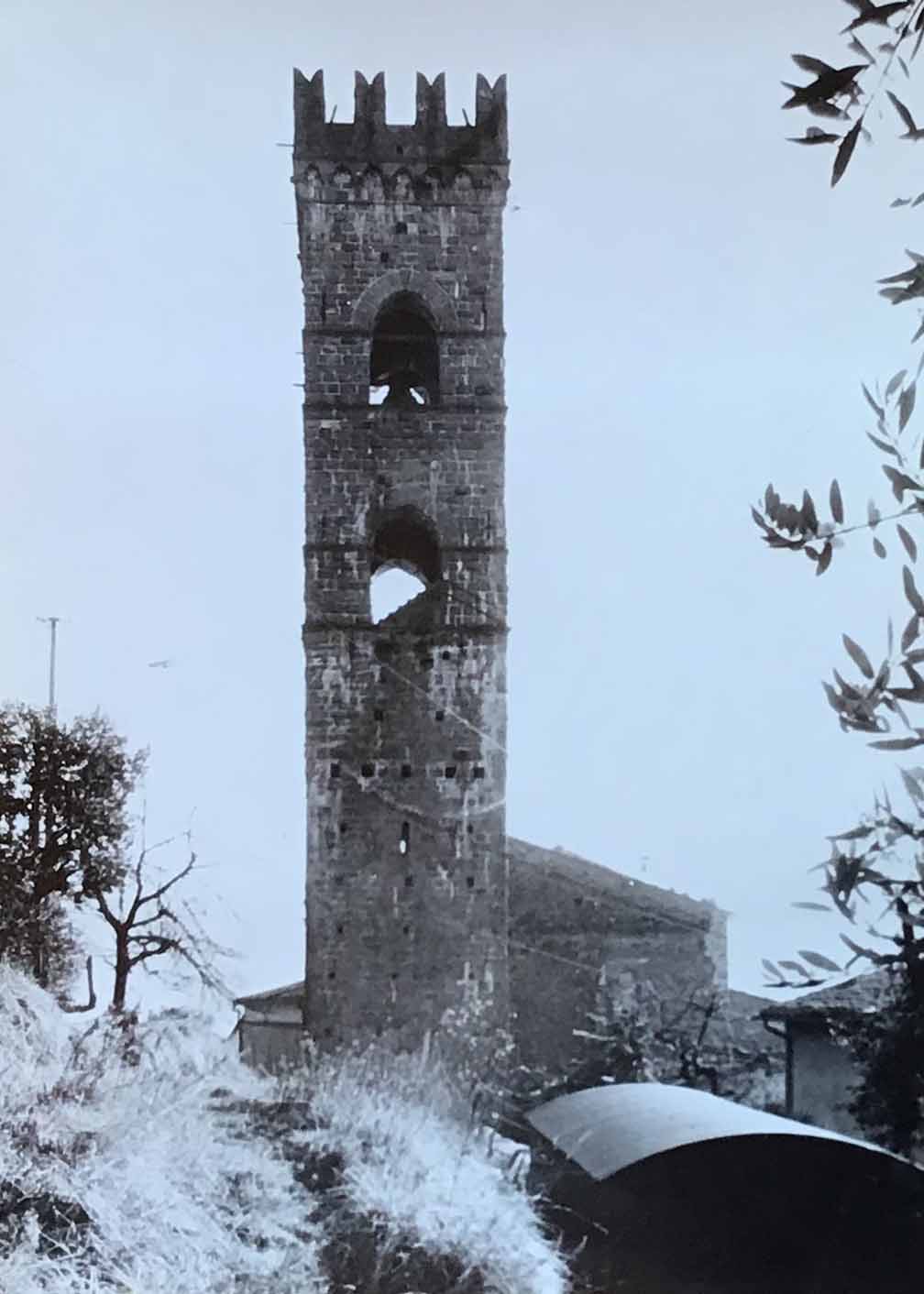 Campanile della Chiesa dei Santi Sisto e Martino (campanile) - Pescia (PT)  (XVI)