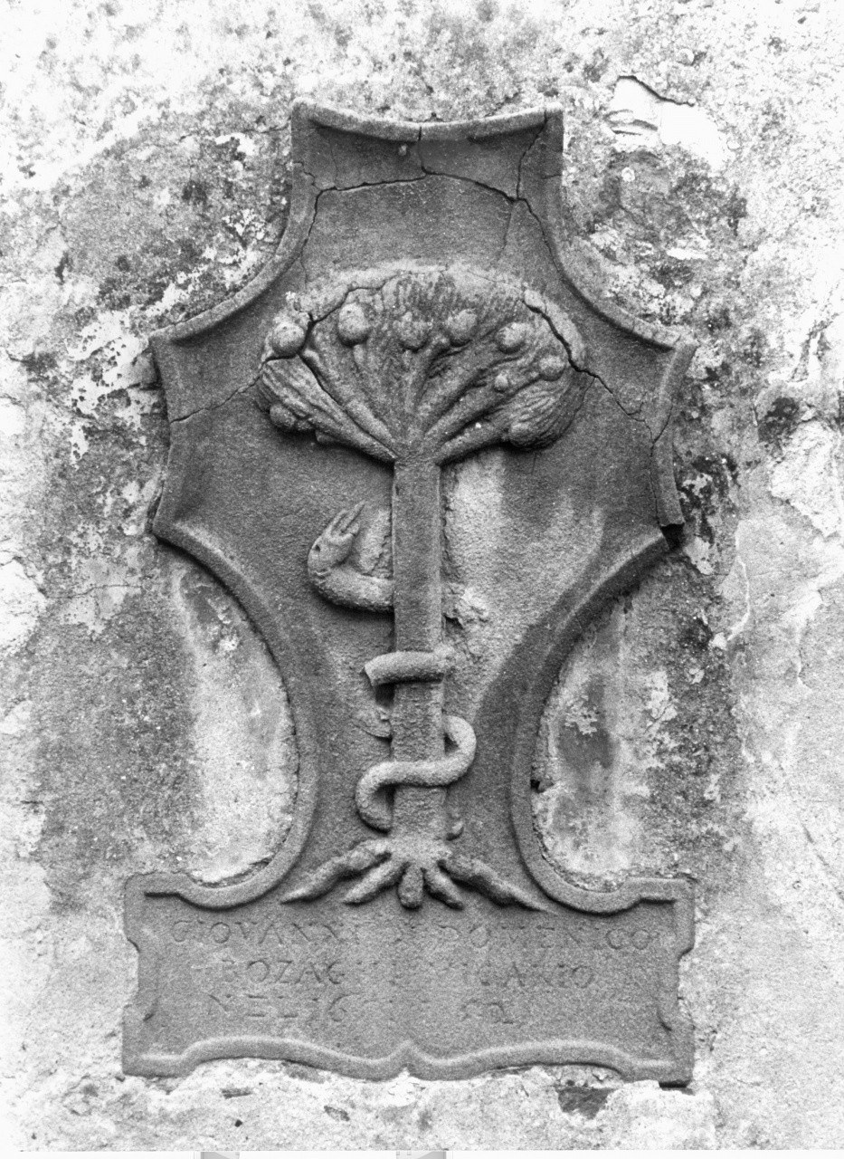 Stemma gentilizio della famiglia Bozzaghi, stemma (rilievo) - manifattura toscana (sec. XVII)