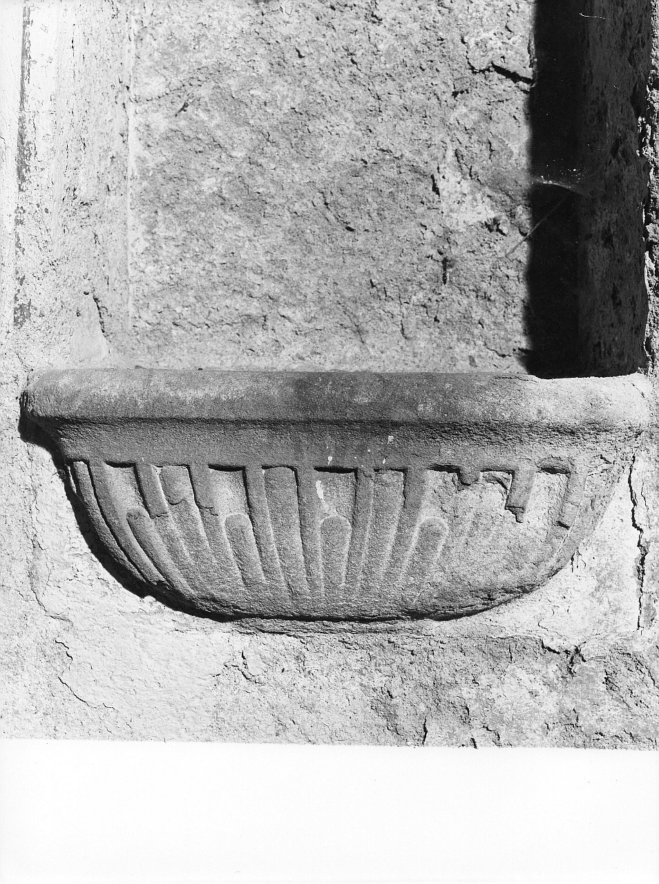 acquasantiera - da parete - bottega toscana (sec. XVIII)