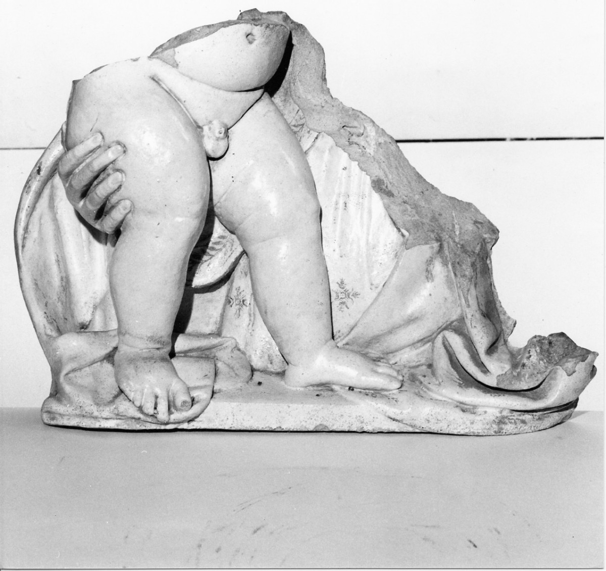 Madonna col Bambino, Madonna con Bambino (gruppo scultoreo, frammento) di Della Robbia Andrea (attribuito) (fine sec. XV)