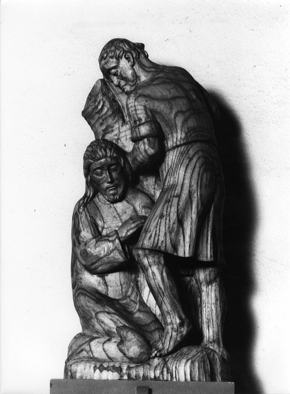 stazione III: Gesù cade sotto la croce la prima volta (scultura, elemento d'insieme) di Bartoli Umberto (secc. XIX/ XX)