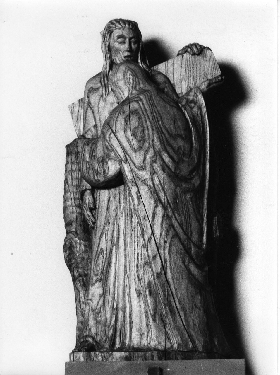 stazione IV: Gesù incontra la Madonna (scultura, elemento d'insieme) di Bartoli Umberto (secc. XIX/ XX)