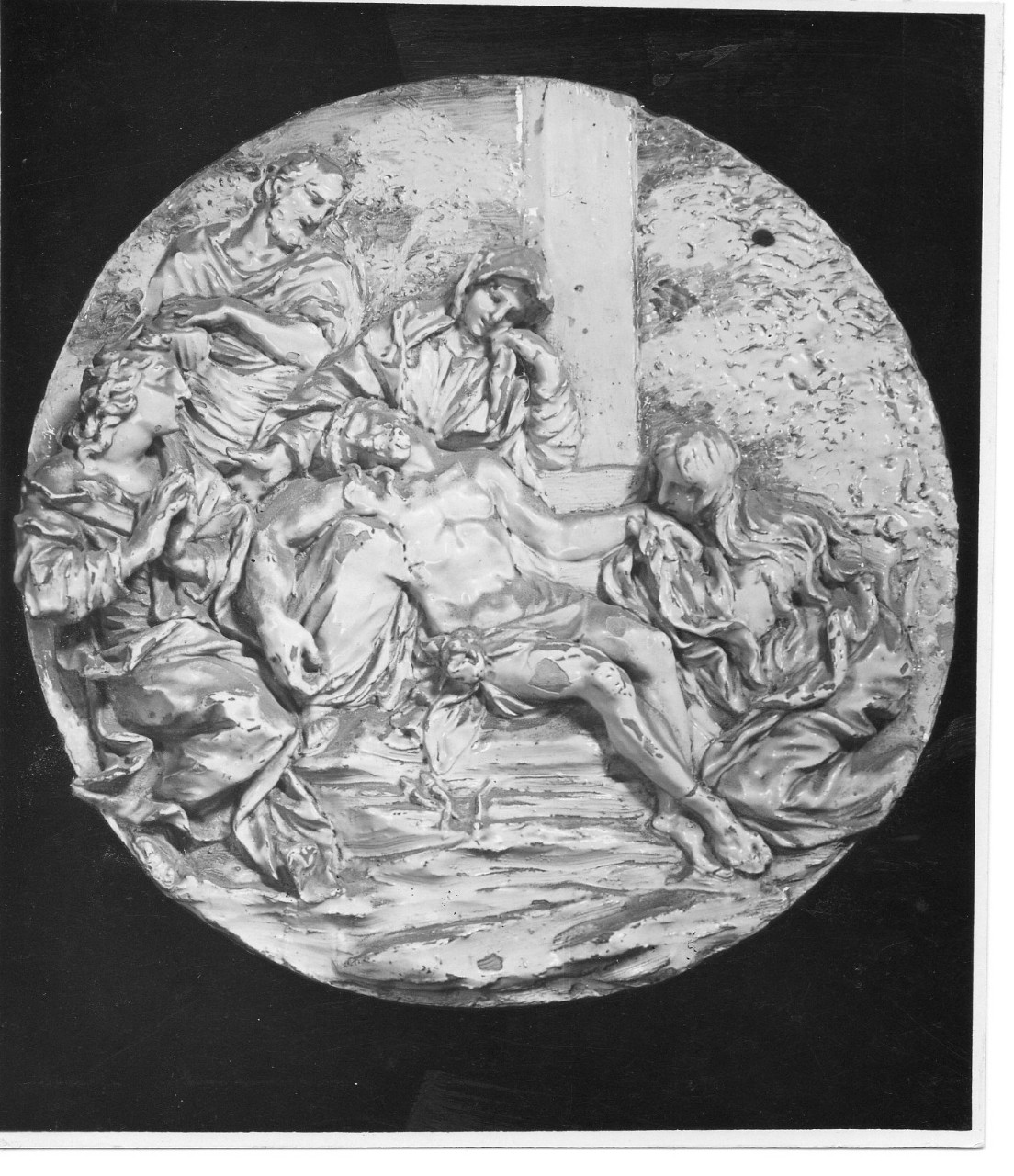 compianto sul Cristo morto (rilievo) di Cateni Camillo (attribuito) (sec. XVII)