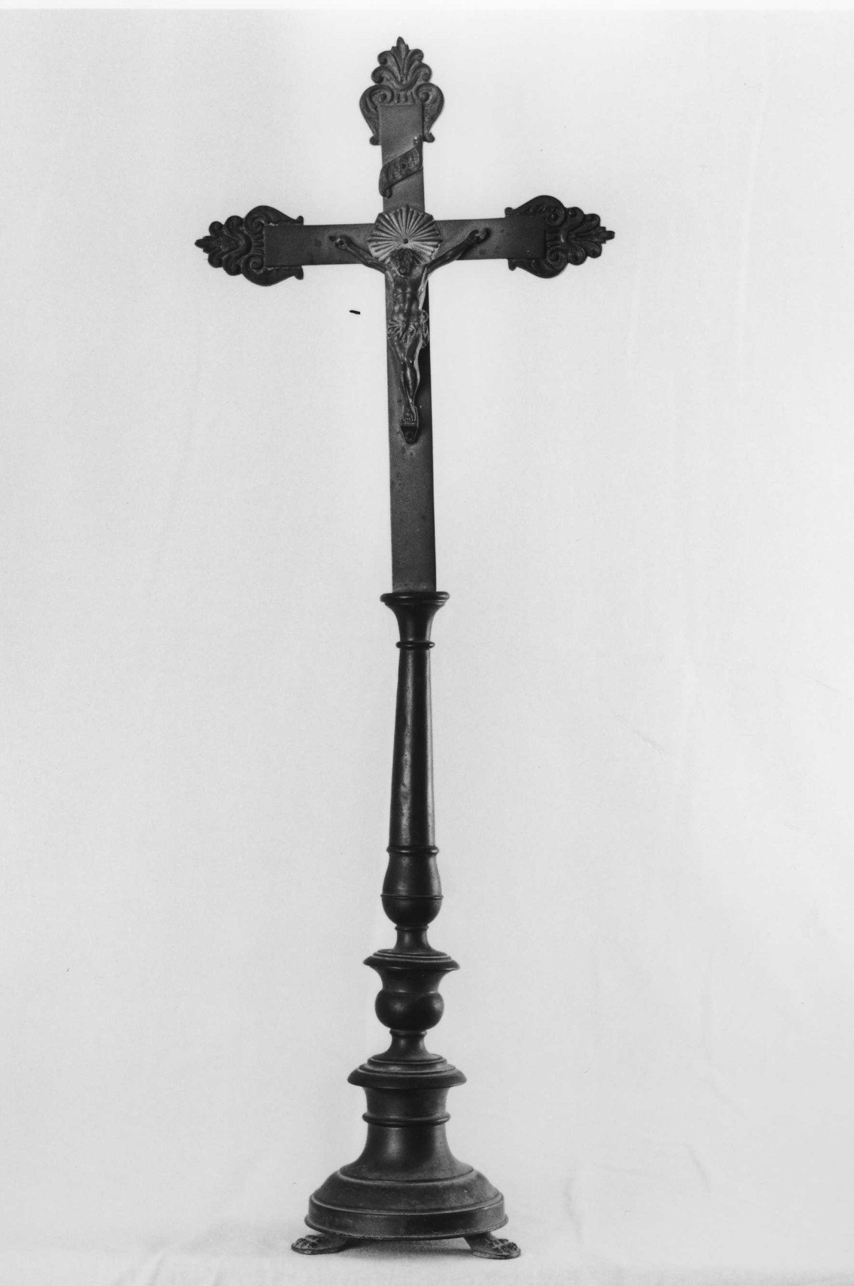 croce d'altare, insieme - bottega toscana (sec. XIX)