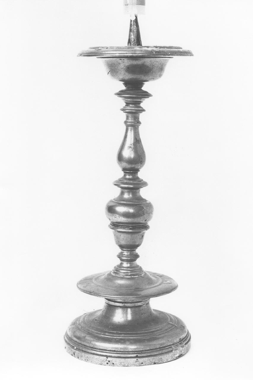 candeliere, serie - bottega toscana (fine/ inizio secc. XVII/ XVIII)