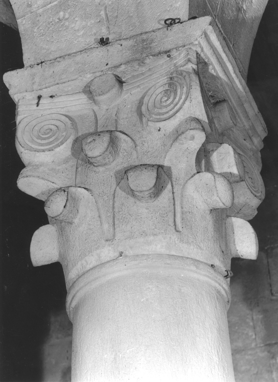capitello di colonna - bottega toscana (sec. XIII)
