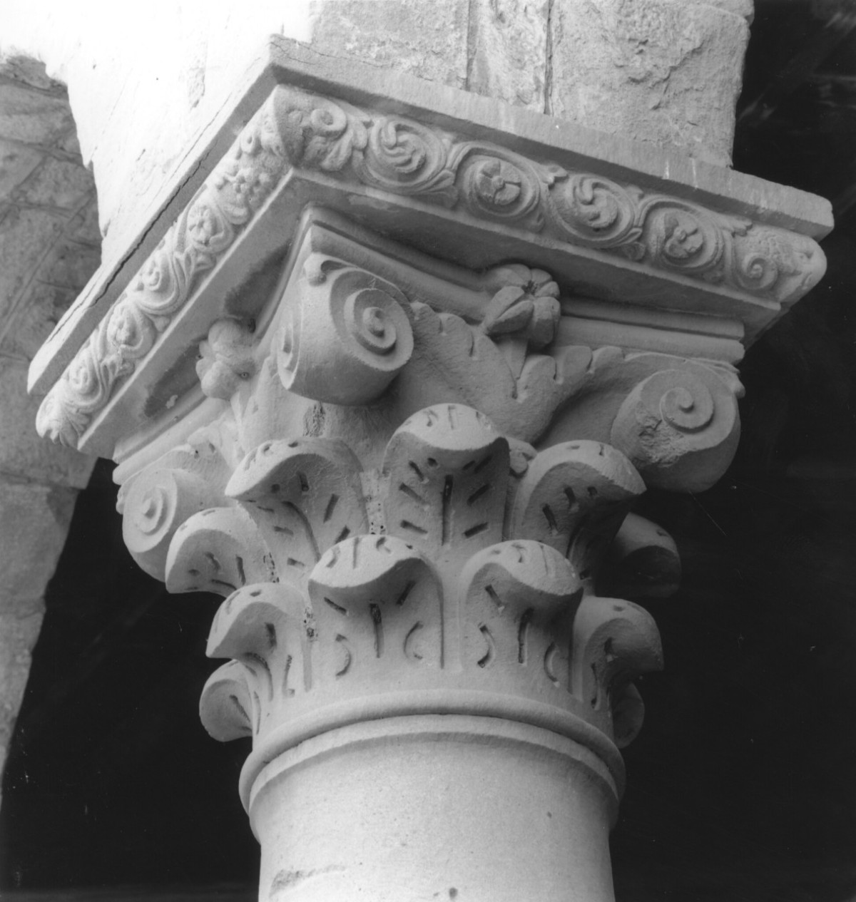 capitello di colonna - bottega toscana (sec. XII)