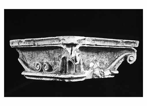 CAPITELLO DI SEMIPILASTRO - ambito tarantino (secc. IV/ III a.C)