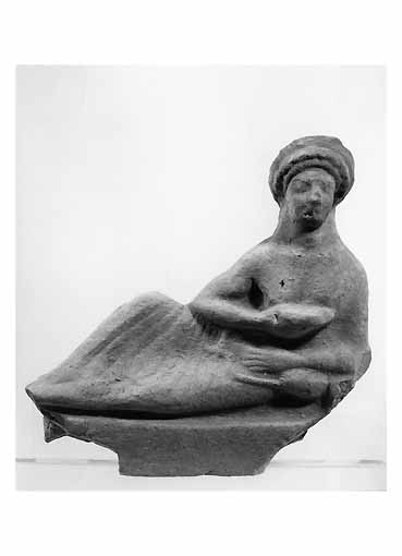 Recumbente su kline (RILIEVO) - ambito tarantino (sec. V a.C)