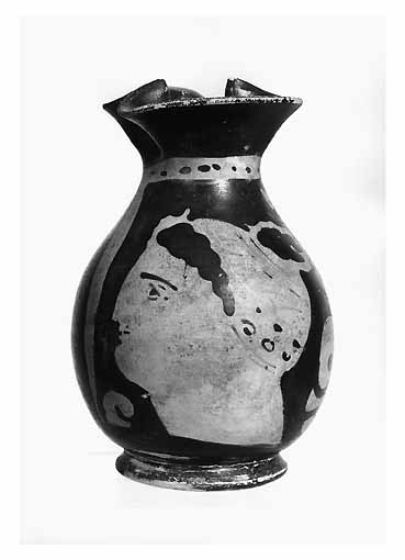 OINOCHOE A BOCCA TRILOBATA - produzione apula (terzo quarto sec. IV a.C)