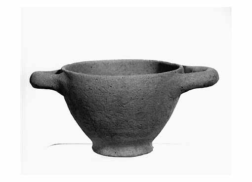 SKYPHOS MINIATURISTICO - ambito tarantino (seconda meta' sec. IV a.C)