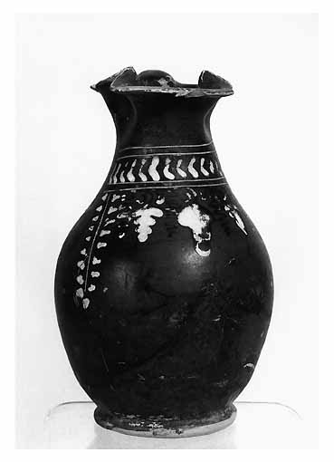 OINOCHOE A BOCCA TRILOBATA di Gruppo Konnakis Kg (bottega) - ambito apulo (seconda meta' sec. IV a.C)