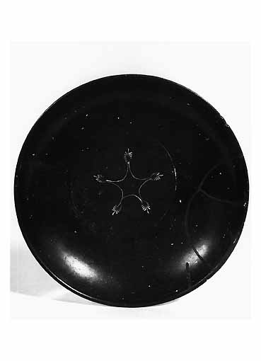 TAZZA BIANSATA - ambito apulo (seconda meta' sec. IV a.C)