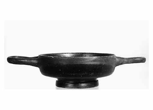 TAZZA BIANSATA - ambito apulo (seconda meta' sec. IV a.C)