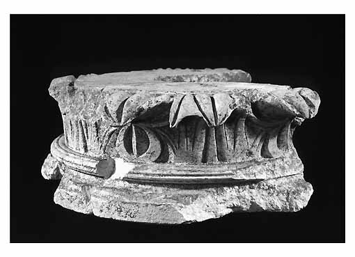 BASE DI SEMICOLONNA - produzione tarantina (fine/prima meta' secc. IV/ III a.C)