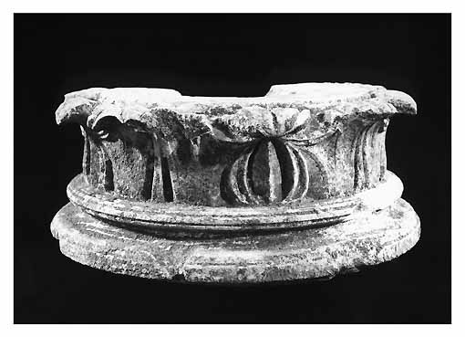 BASE DI COLONNA - produzione tarantina (fine/prima meta' secc. IV/ III a.C)