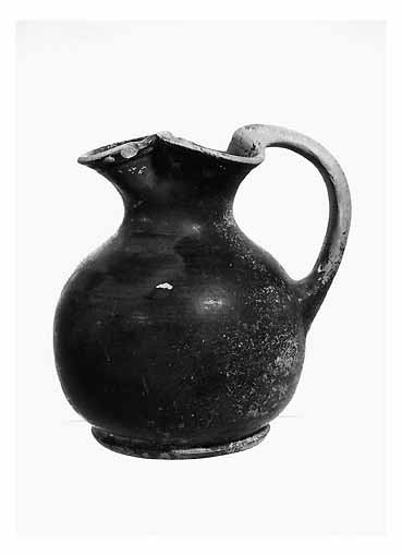 OINOCHOE A BOCCA TRILOBATA - produzione apula (seconda meta' sec. IV a.C)