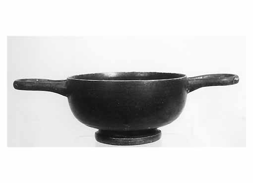 TAZZA BIANSATA - ambito apulo (seconda meta' sec. IV a.C)