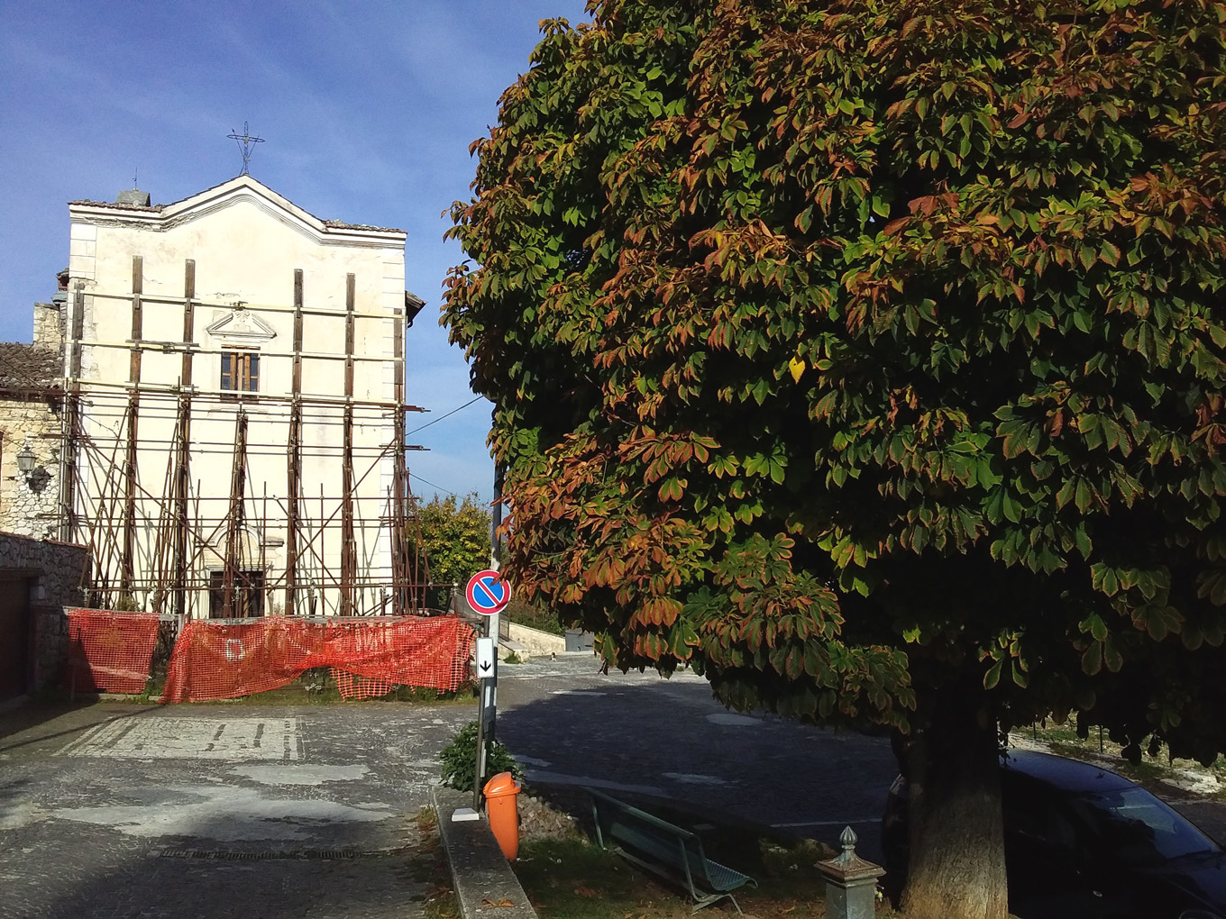 Viale della Rimembranza di Tione (viale, pubblico) - Tione degli Abruzzi (AQ) 