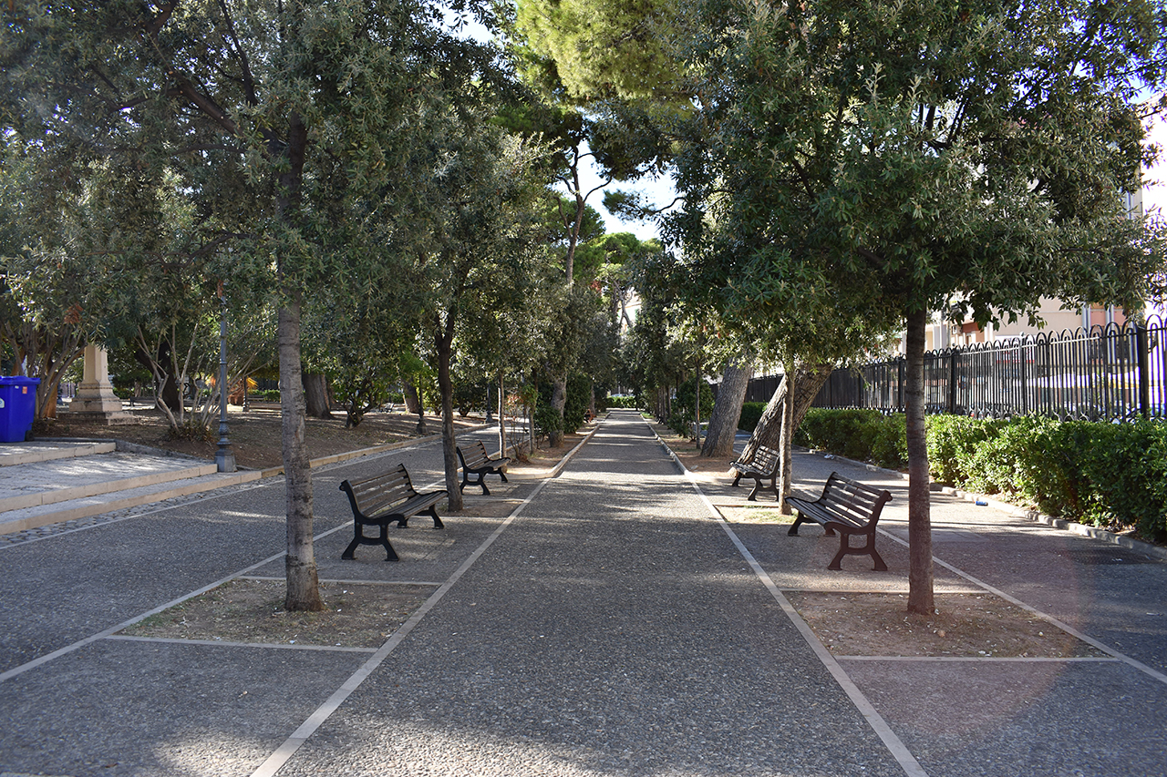 Villa Garibaldi di Molfetta (parco, commemorativo) - Molfetta (BA)  <br>Condizioni d'uso: <a class='link-esterno' href='https://docs.italia.it/italia/icdp/icdp-pnd-circolazione-riuso-docs/it/v1.0-giugno-2022/testo-etichetta-BCS.html' target='_bcs'>Beni Culturali Standard (BCS)</a>