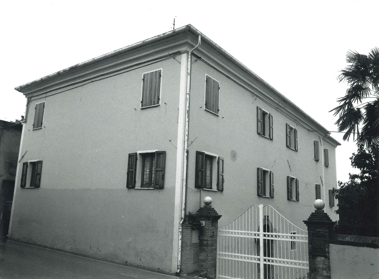 Innocenti (casa, padronale) - Montescudo-Monte Colombo (RN) 
