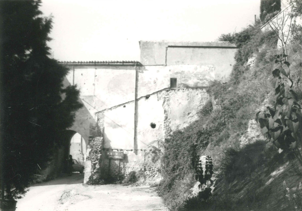 Porta di Montebello (porta urbana) - Poggio Torriana (RN) 