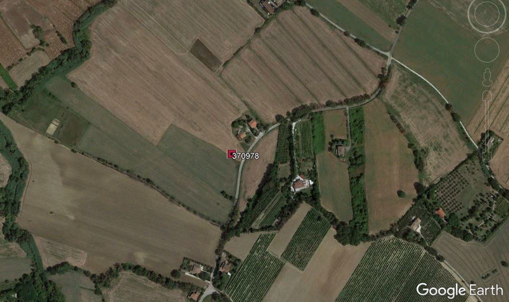 area di materiale mobile, area di frammenti fittili - Tavullia (PU)  (PERIODIZZAZIONI/ Storia/ Eta' antica/ Eta' romana)