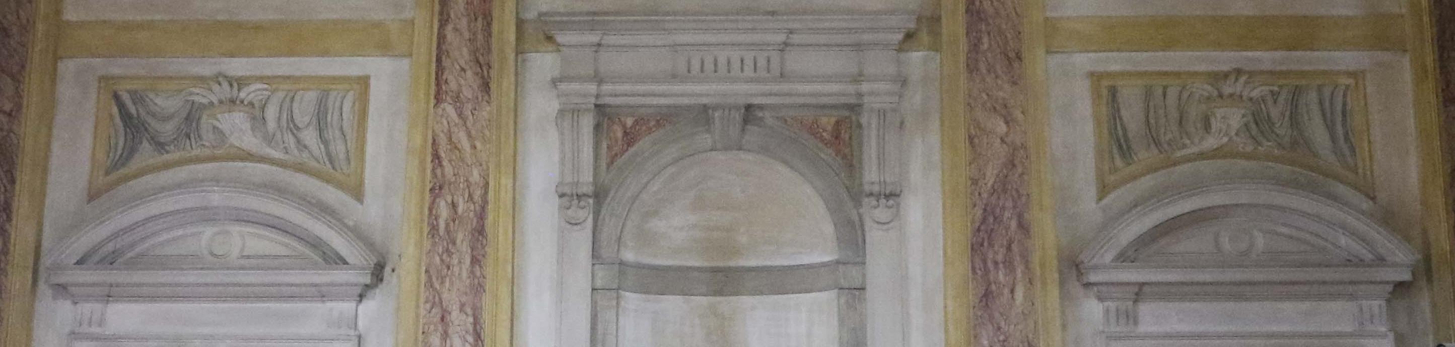 motivo decorativo a finto marmo con fogliame e corona nobiliare (decorazione plastico-pittorica) - ambito veneto (seconda metà XVIII)
