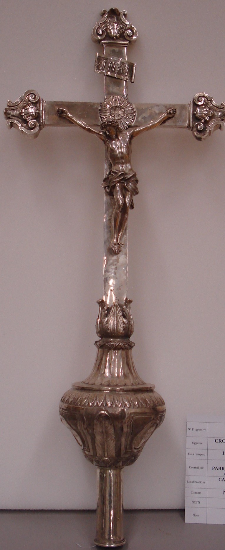 Crocifisso (croce portatile, opera isolata) - bottega Italia centrale (XIX)