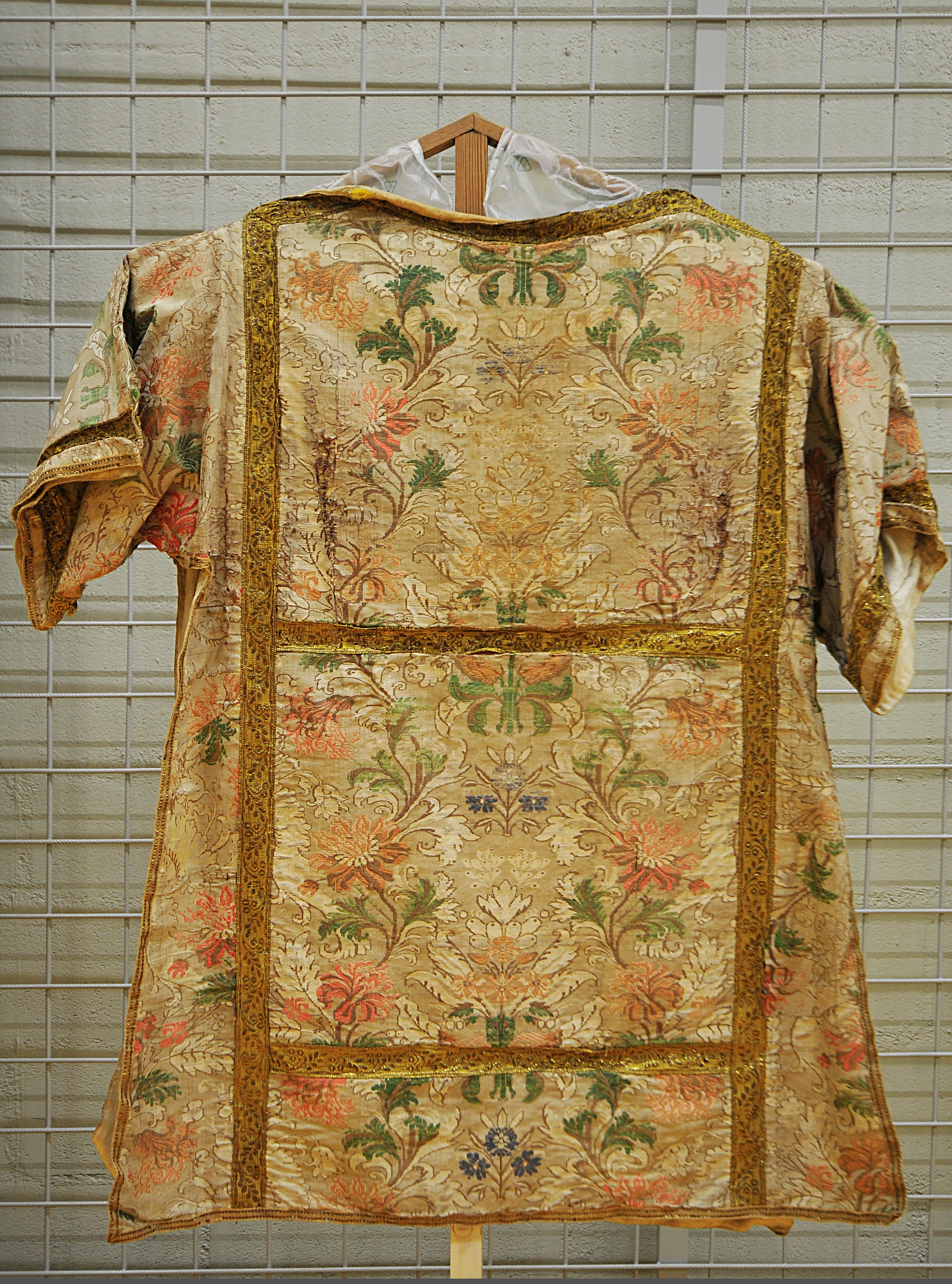 dalmatica, opera isolata - manifattura Italia centrale (sec. XVIII)