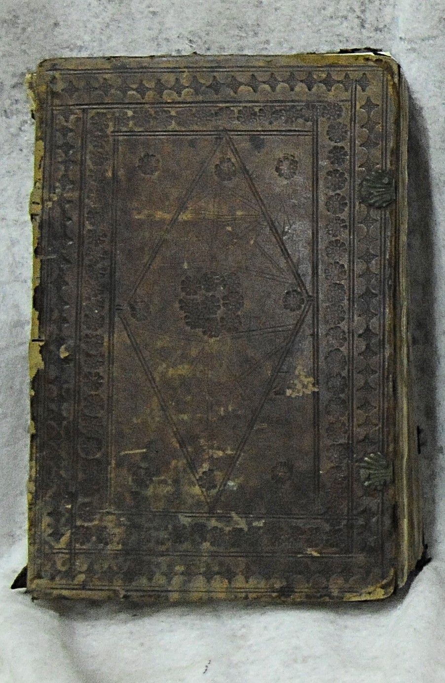 messale, opera isolata - bottega Italia centrale (sec. XVI)