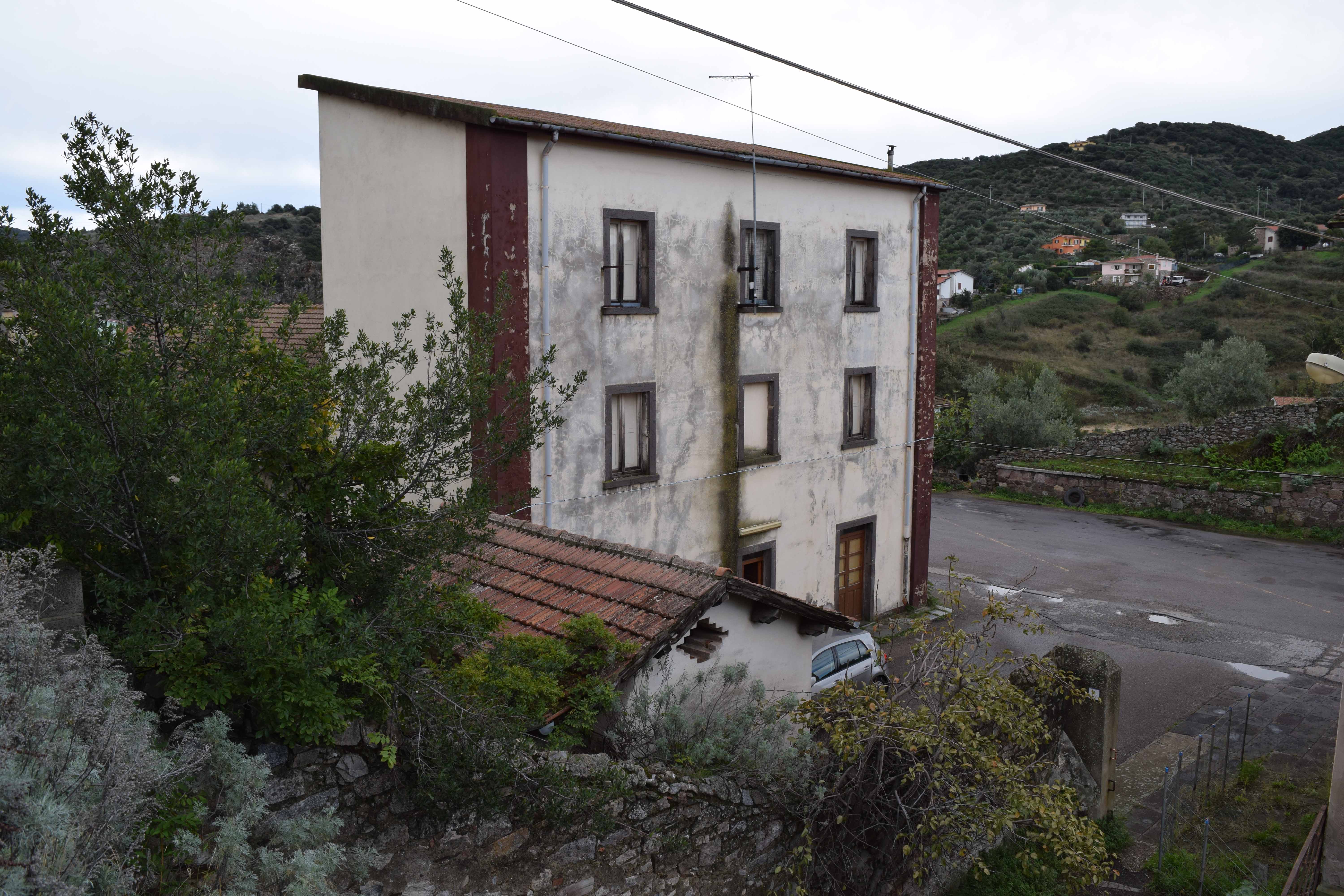 Ex stazione di ozieri - alloggi e rimessa locomotive (stazione, ferroviaria)