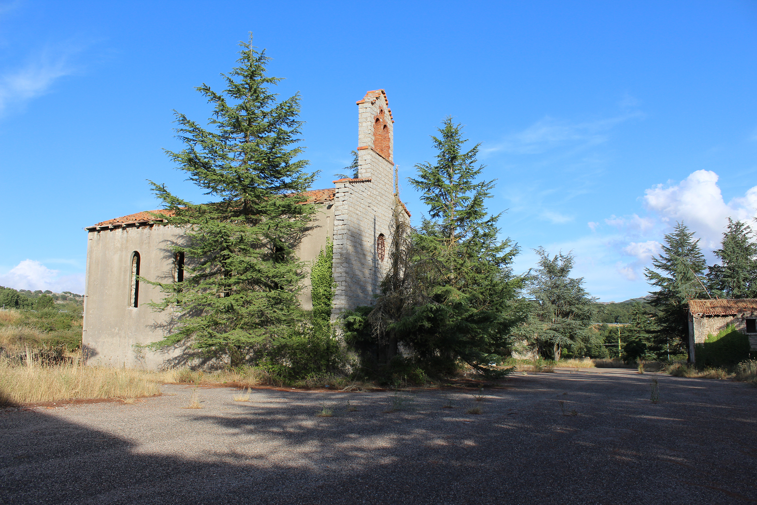 Chiesa del villaggio di Pratobello (campo militare) - Fonni (NU)  (XX; XX)