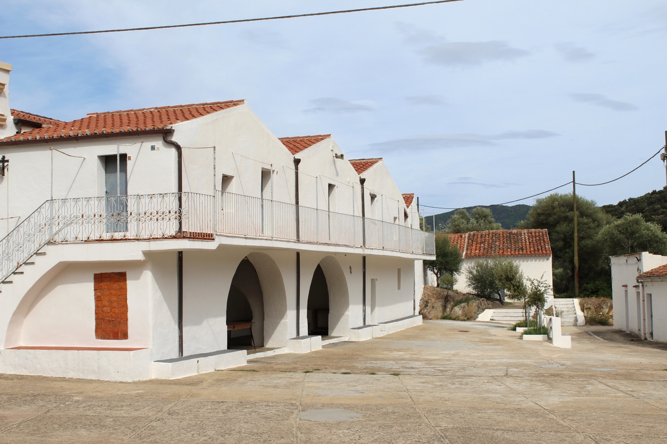 Cumbessias del Santuario della Beata Vergine dell'Annunziata - portici (santuario) - Bitti (NU) 